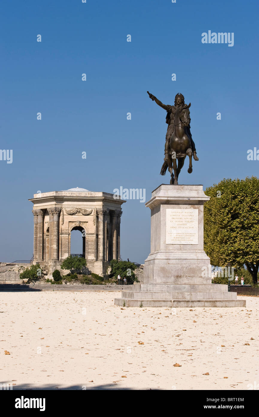 Padiglione e il memorial, Promenade du Peyrou, Montpellier, Languedoc-Roussillion, Francia Foto Stock