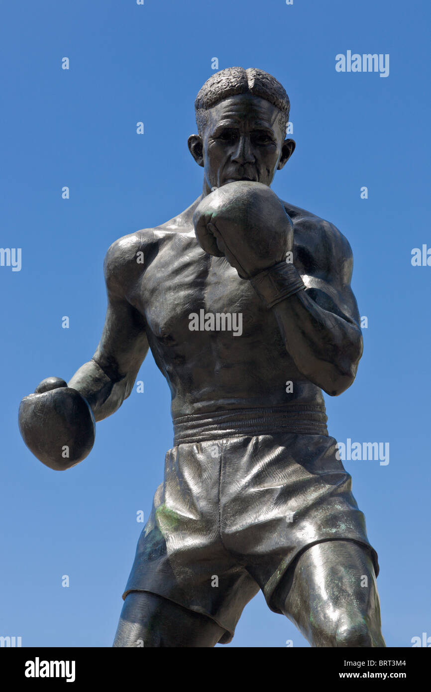 Statua del boxer Randolph Turpin, Warwick, Warwickshire, Inghilterra Foto Stock