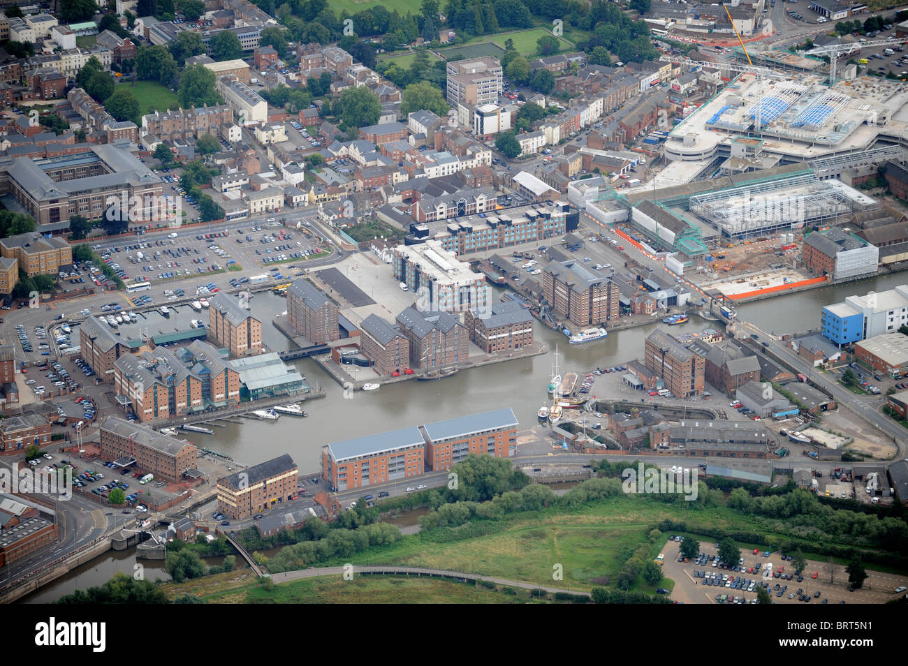 Antenna di Gloucester Docks con lavori di costruzione (Agosto 2008) in corso a Gloucester Quays shopping outlet (destra) REGNO UNITO Foto Stock