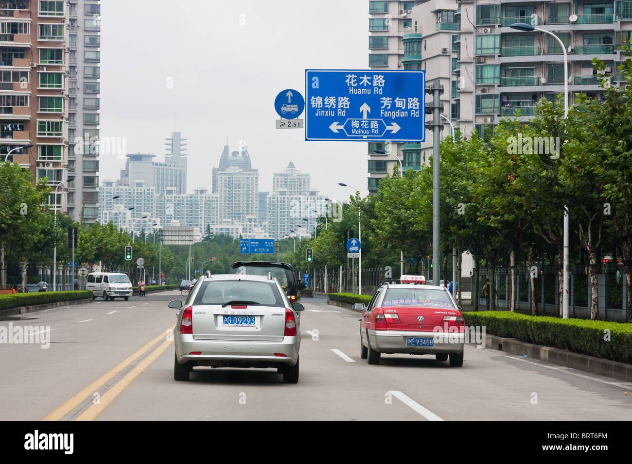 Vista da una guida auto in da Shanghai Pudong, Cina Foto Stock