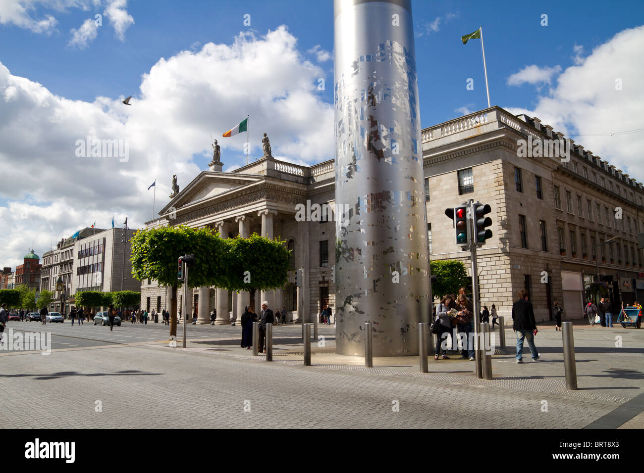 Colpo del centro della città di Dublino con il Post e la guglia Foto Stock