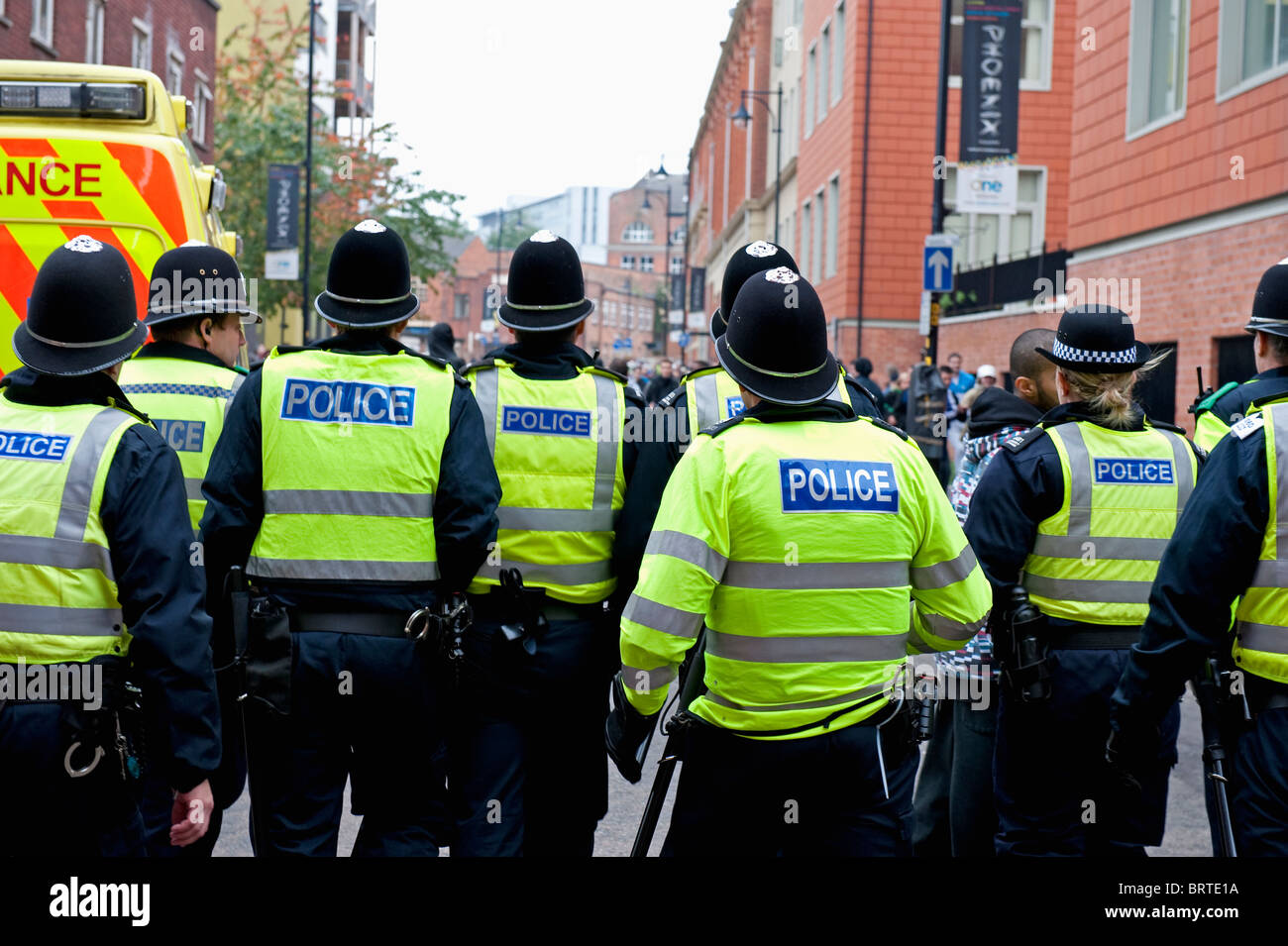 Polizia della Difesa inglese League manifestazione a Leicester. Il 9 ottobre 2010. Foto Stock
