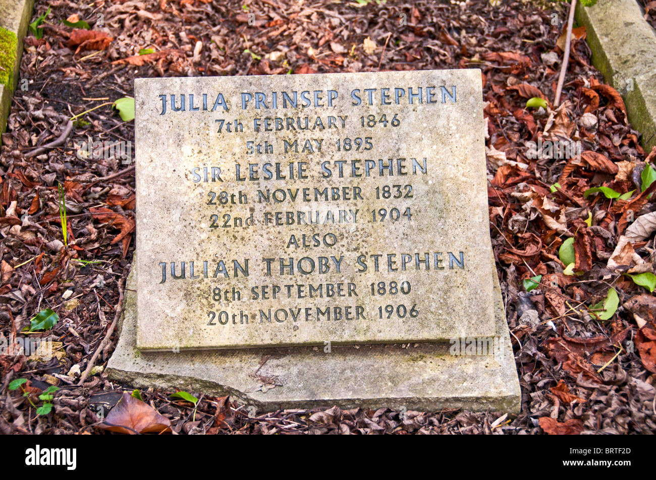 Tomba di Leslie Stephen, sua moglie e suo figlio sul cimitero di Highgate, Londra; Grab der Familie Stephen, Eltern von Virginia Woolf Foto Stock