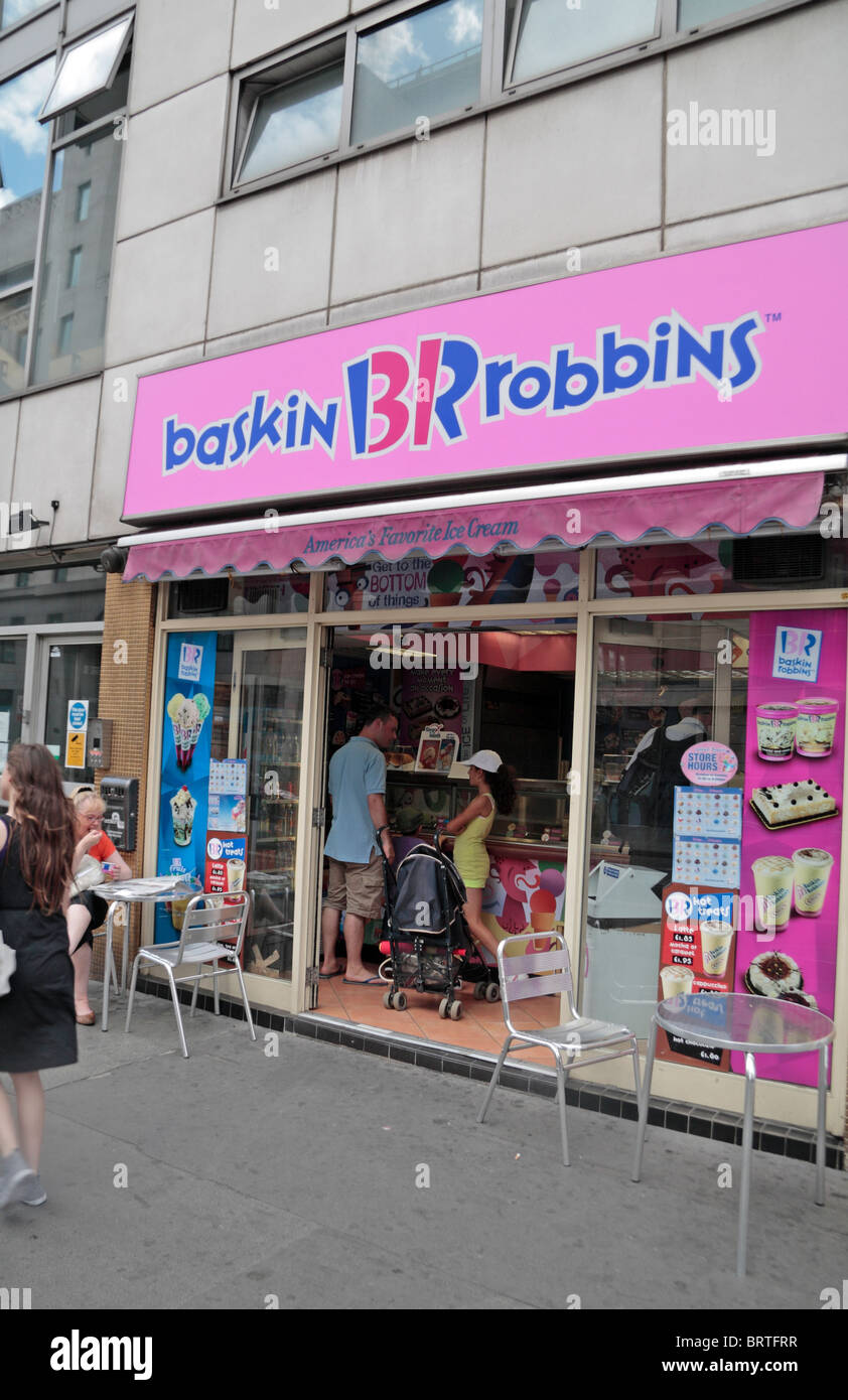 Un ramo di Baskin Robbins, un americano gelateria su Baker Street, Marylebone Londra, Regno Unito. Foto Stock