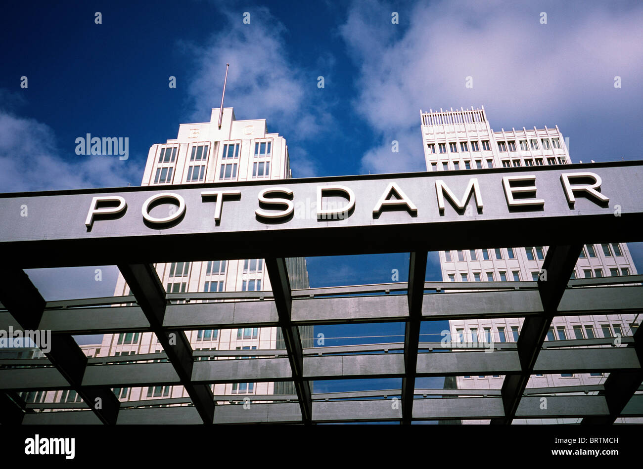 Beisheim Center a Potsdamer Platz nella capitale tedesca di Berlino. Foto Stock