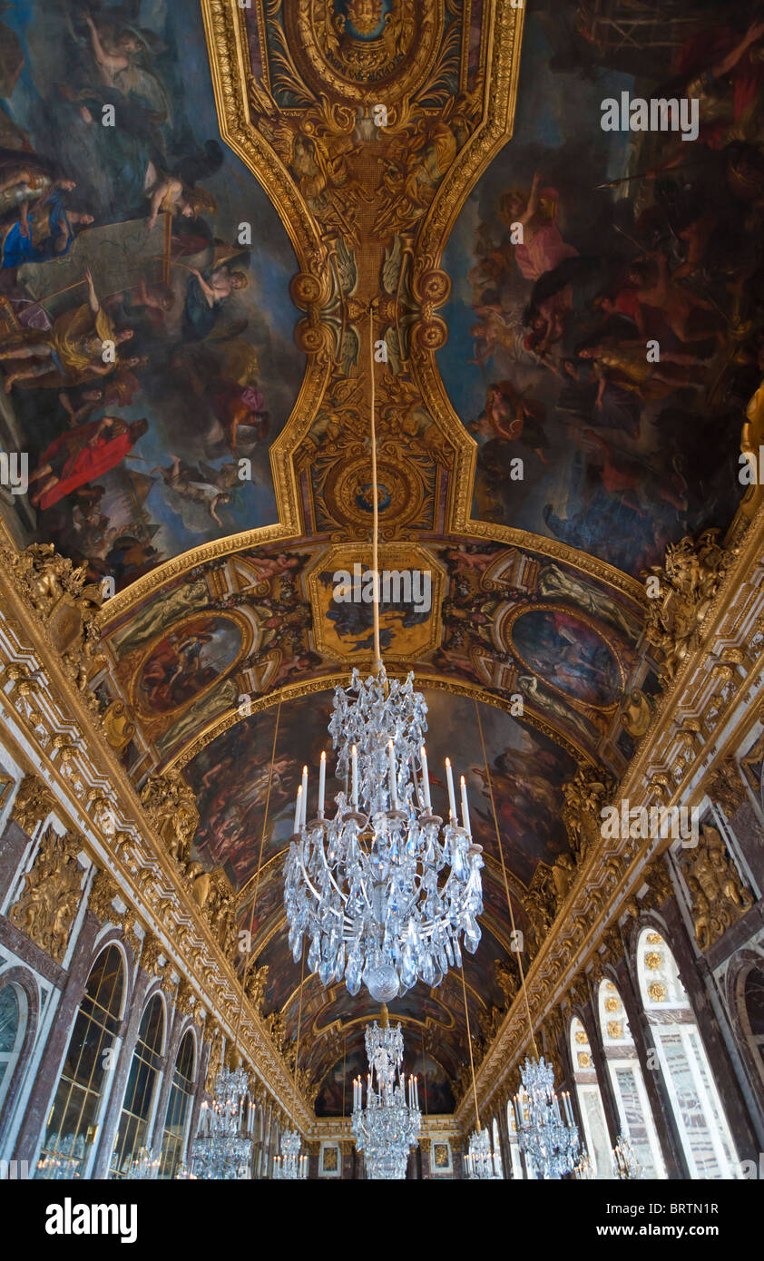 La foto è stata scattata nel Castello di Versailles, Francia. Esso rappresenta il massimale del su della sala principale del palazzo. Foto Stock