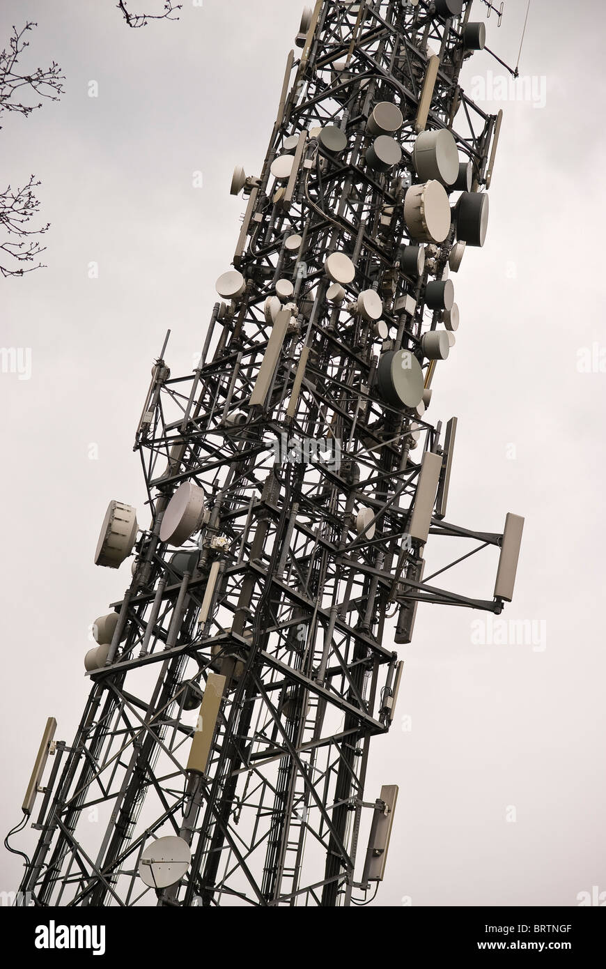 Montante di radio trasmettitore di una stazione relay Foto Stock