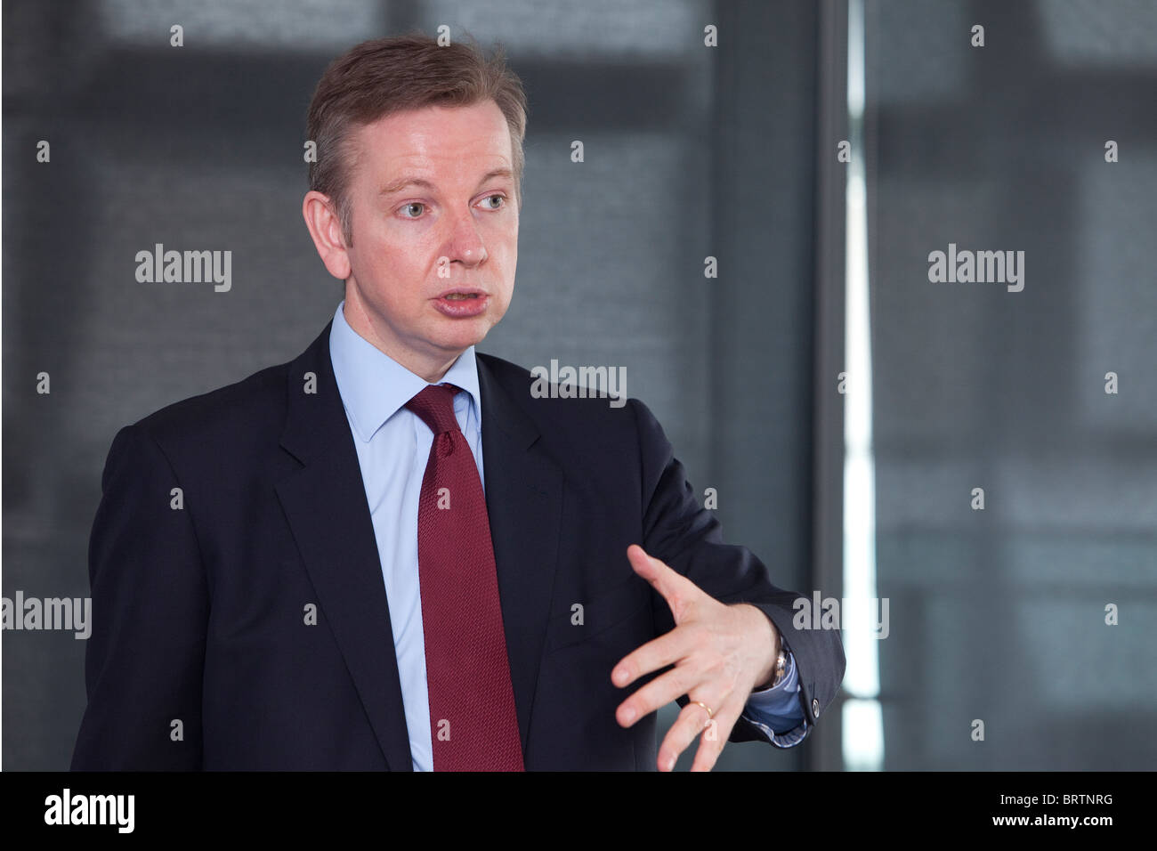 MP conservatore Michael Gove membro del Parlamento di Surrey Heath e il Segretario di Stato per l'Educazione Foto Stock
