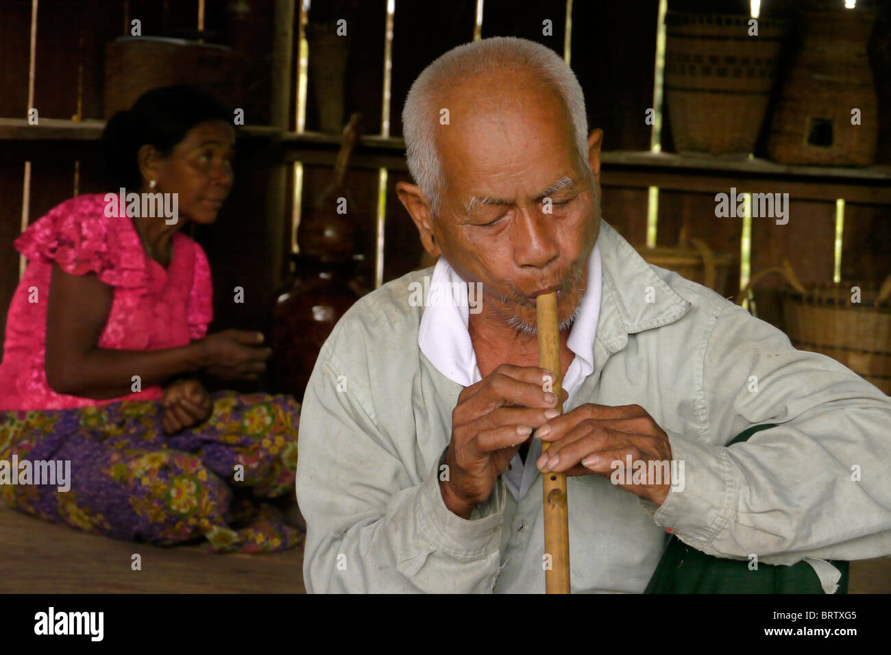 Cambogia Katot village, abitata dalla prov gruppo tribale, Stung Treng distretto. DPA centro culturale. Foto Stock