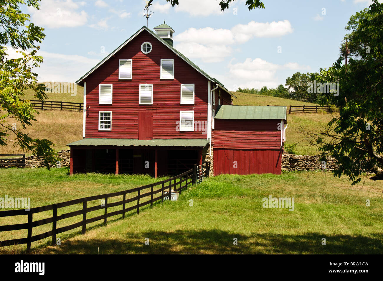 Granaio rosso, Round Hill, Loudoun County, Virginia Foto Stock