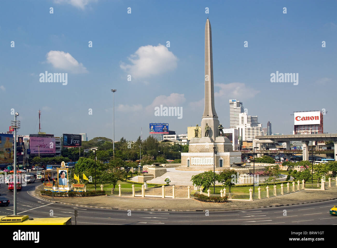 Il monumento della vittoria nel centro di Bangkok Foto Stock