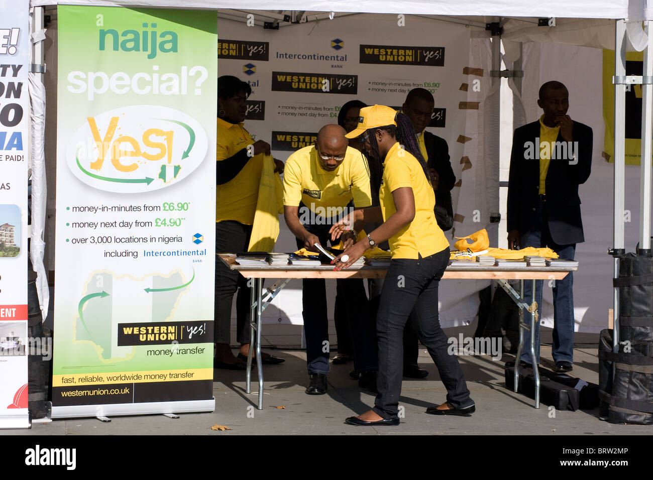 La Nigeria cinquantesimo anniversario della celebrazione di indipendenza Trafalgar Square Sq Londra Inghilterra Europa Foto Stock