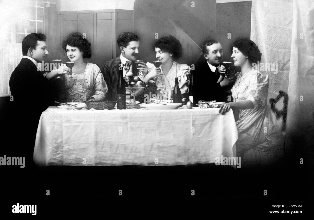 Tre coppie cenare insieme, immagine storica, ca. 1912 Foto Stock