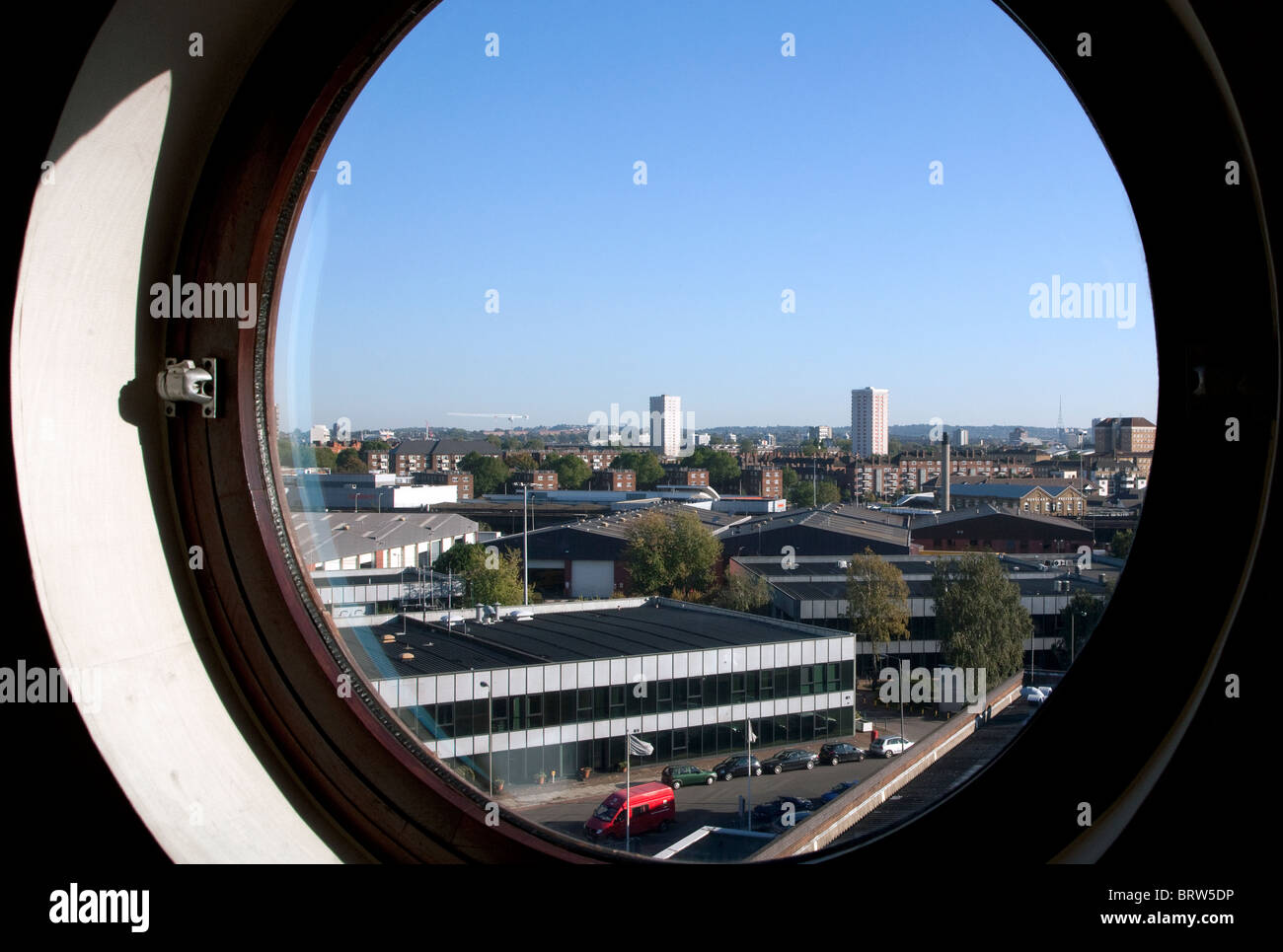 Industrial Estate site (in primo piano) in Nine Elms, Londra dove la nuova ambasciata statunitense sarà costruito Foto Stock