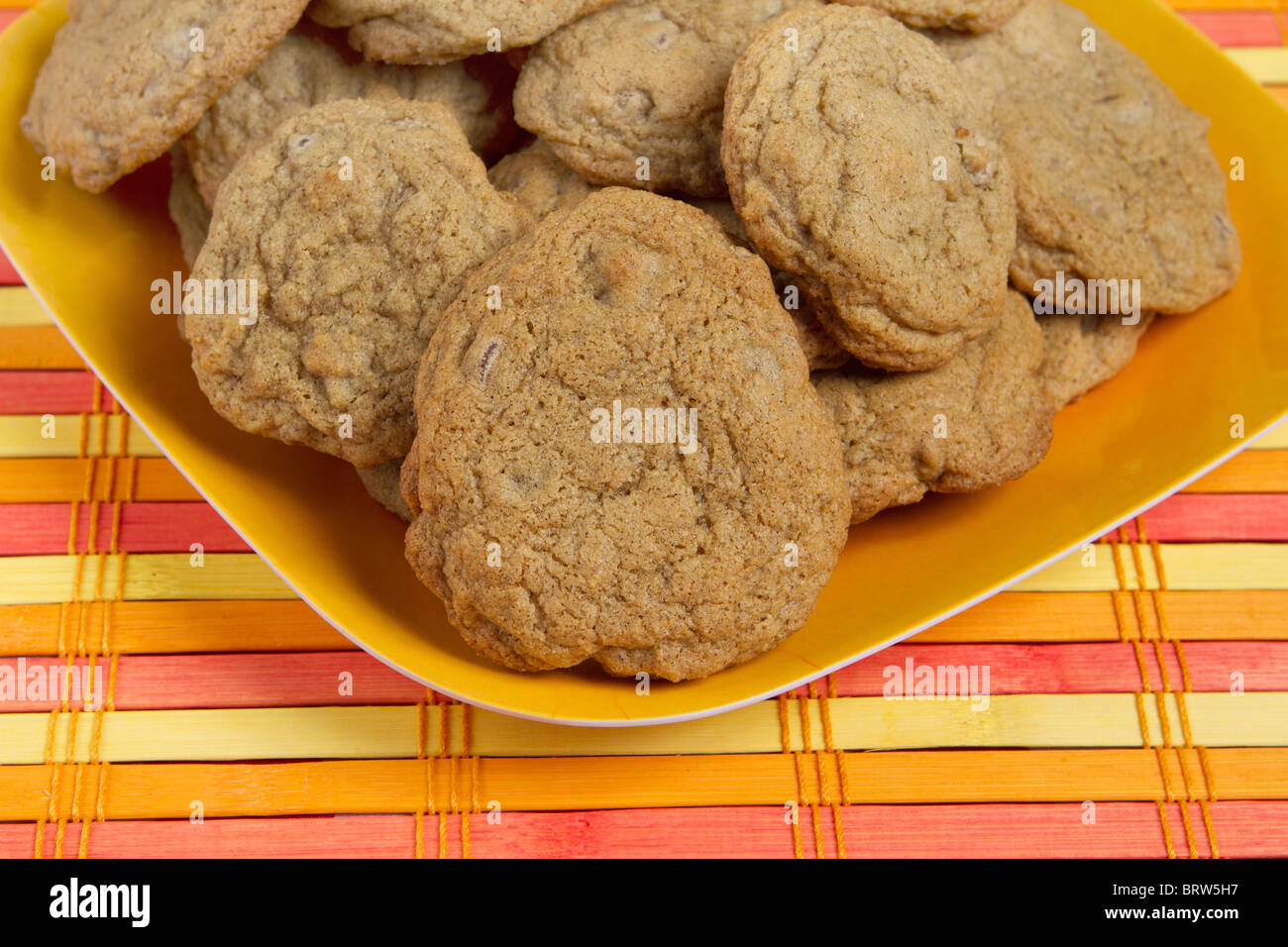 Pila di senza glutine biscotti al cioccolato Foto Stock