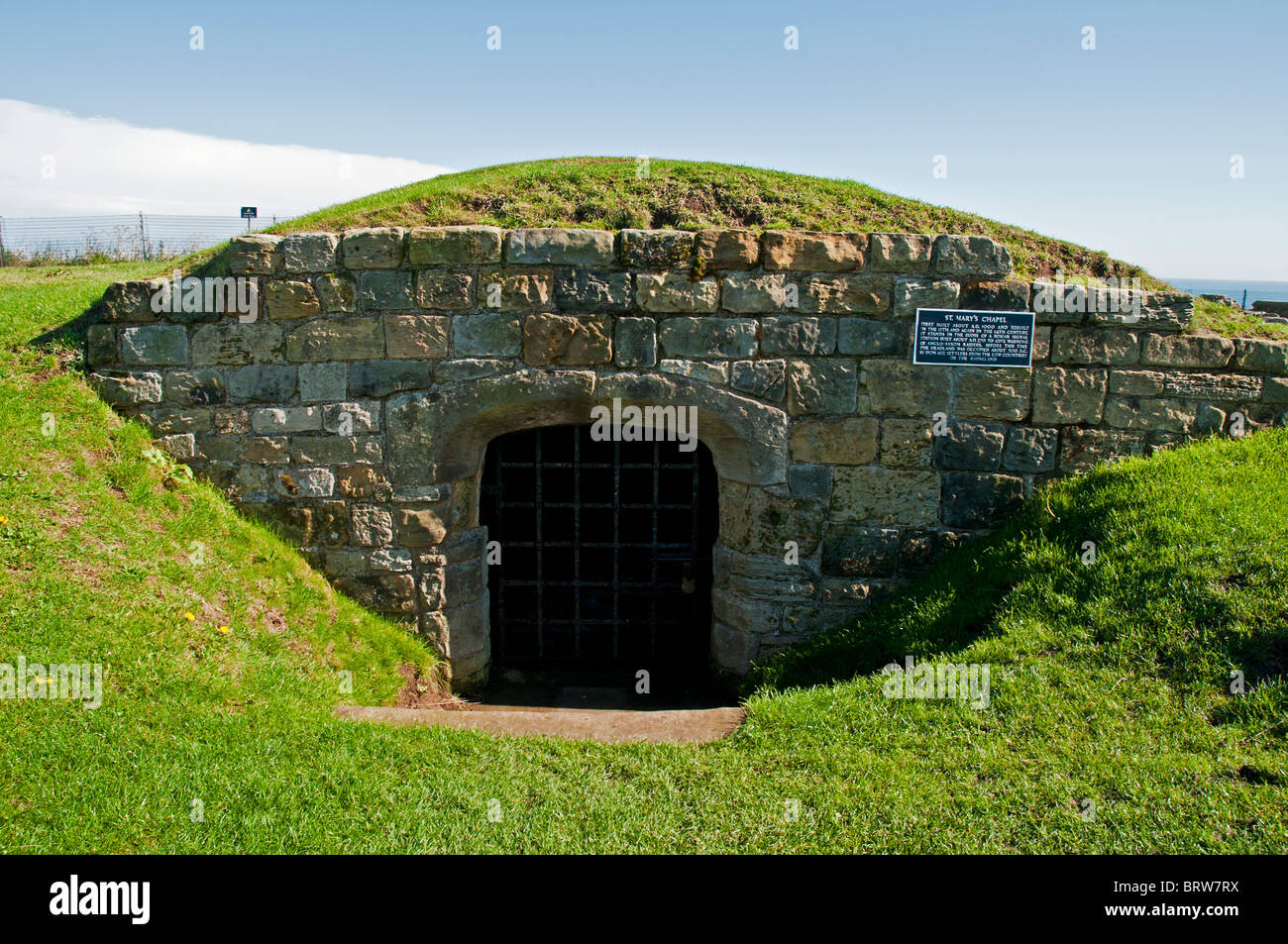 La Cappella della Madonna (St Mary's cappella), circa 1400 che sorge sulle rovine di un segnale romano stazione, Castello di Scarborough Foto Stock