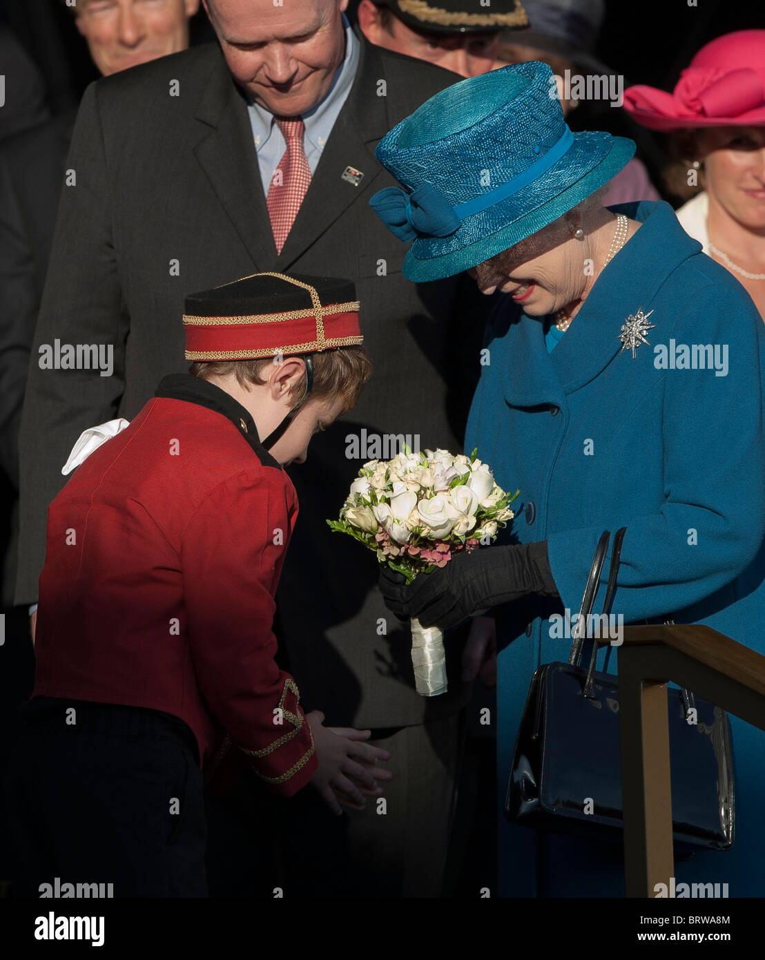 Britains Queen Elizabeth assiste alla cerimonia di denominazione per Cunard di ultima nave passeggeri della regina Elisabetta in Southampton Foto Stock