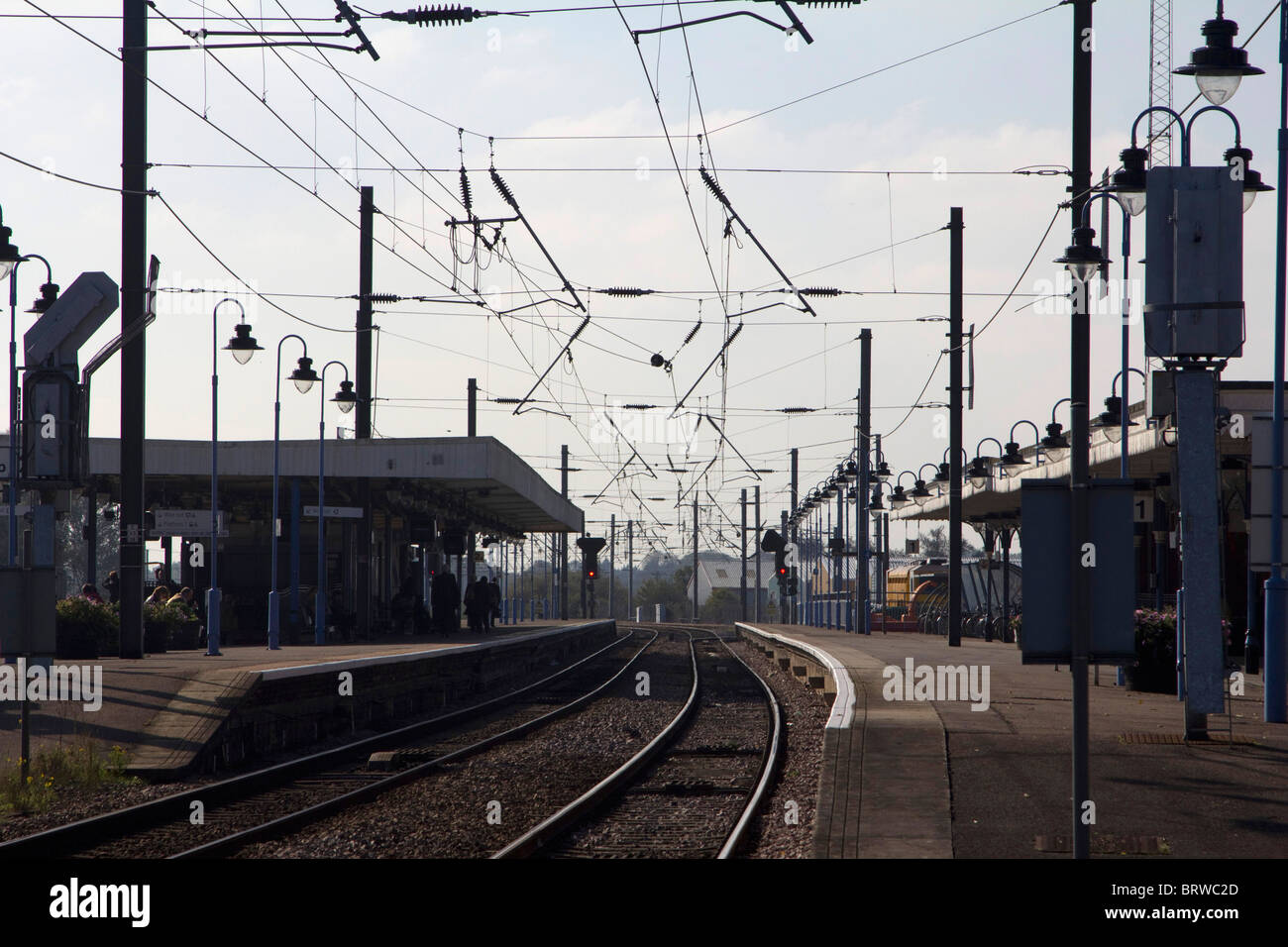 Ely centro città stazione ferroviaria piattaforma cambridgeshire East Anglia England Regno unito Gb Foto Stock