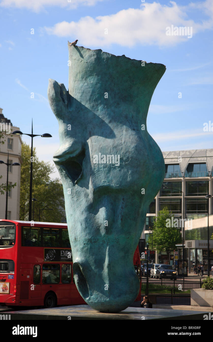 Testa di cavallo scultura da Nic Fiddian-Green a Marble Arch London Foto Stock