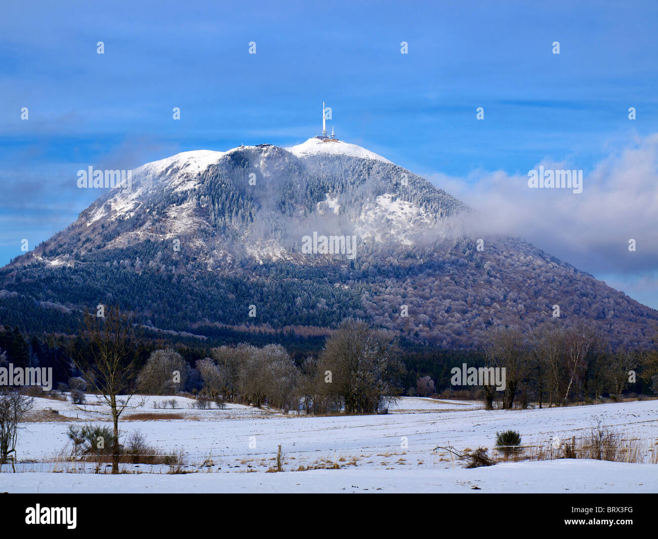 Puy de Dome vertice in inverno, Auvergne, Francia Foto Stock