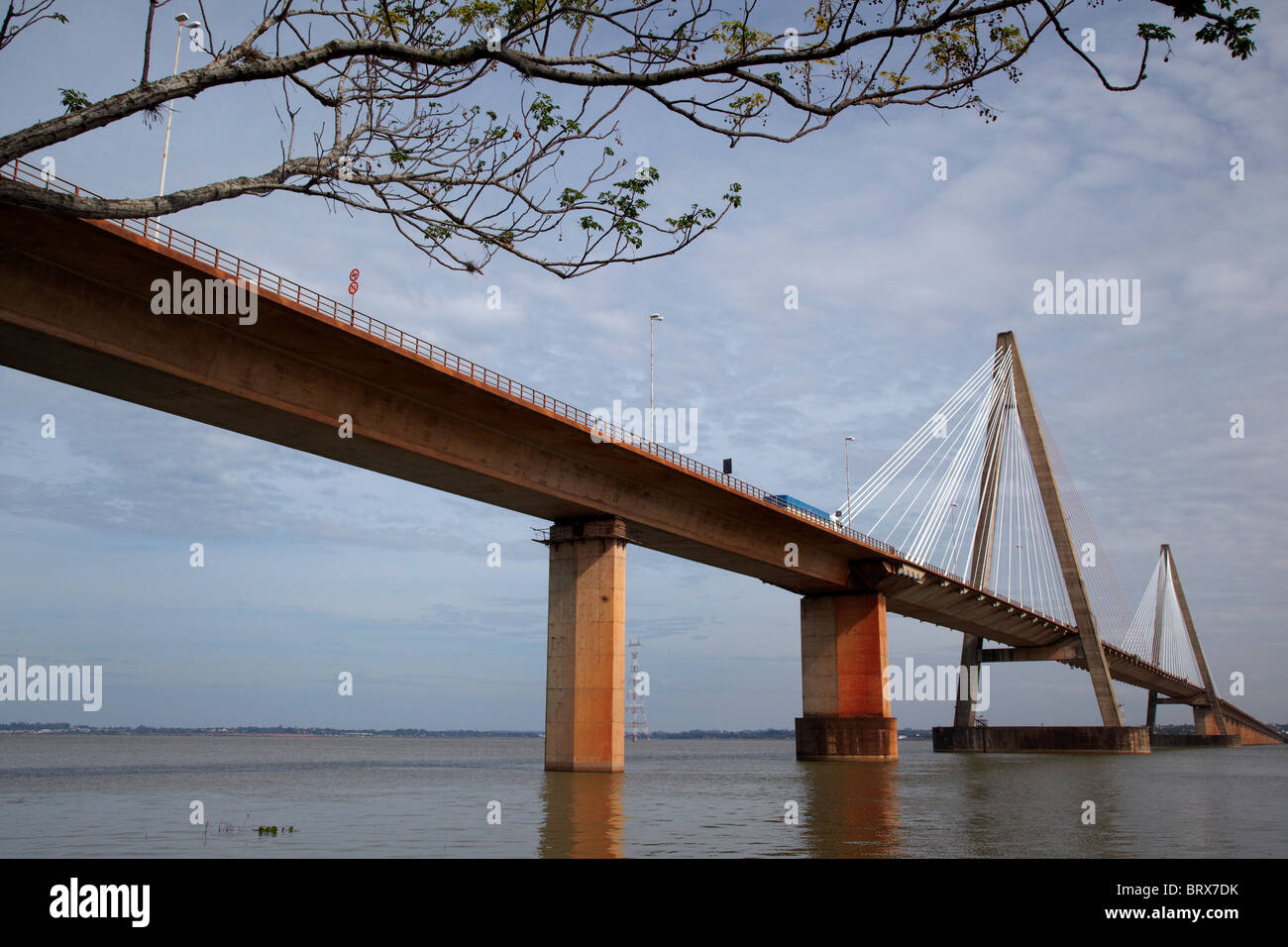 San Roque González de Santa Cruz Ponte sul Fiume Parana, Encarnacion, Paraguay Foto Stock
