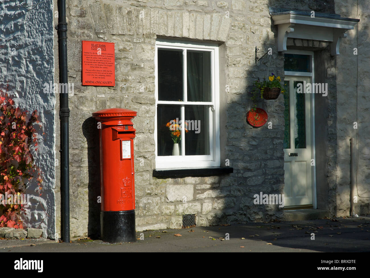 Il vecchio ufficio postale, banche bestia, Kendal Cumbria, England Regno Unito... l'ispirazione per il postino Pat Foto Stock