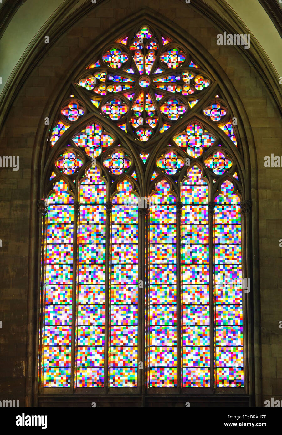 Moderno e finestre di vetro nella cattedrale di Colonia Foto Stock