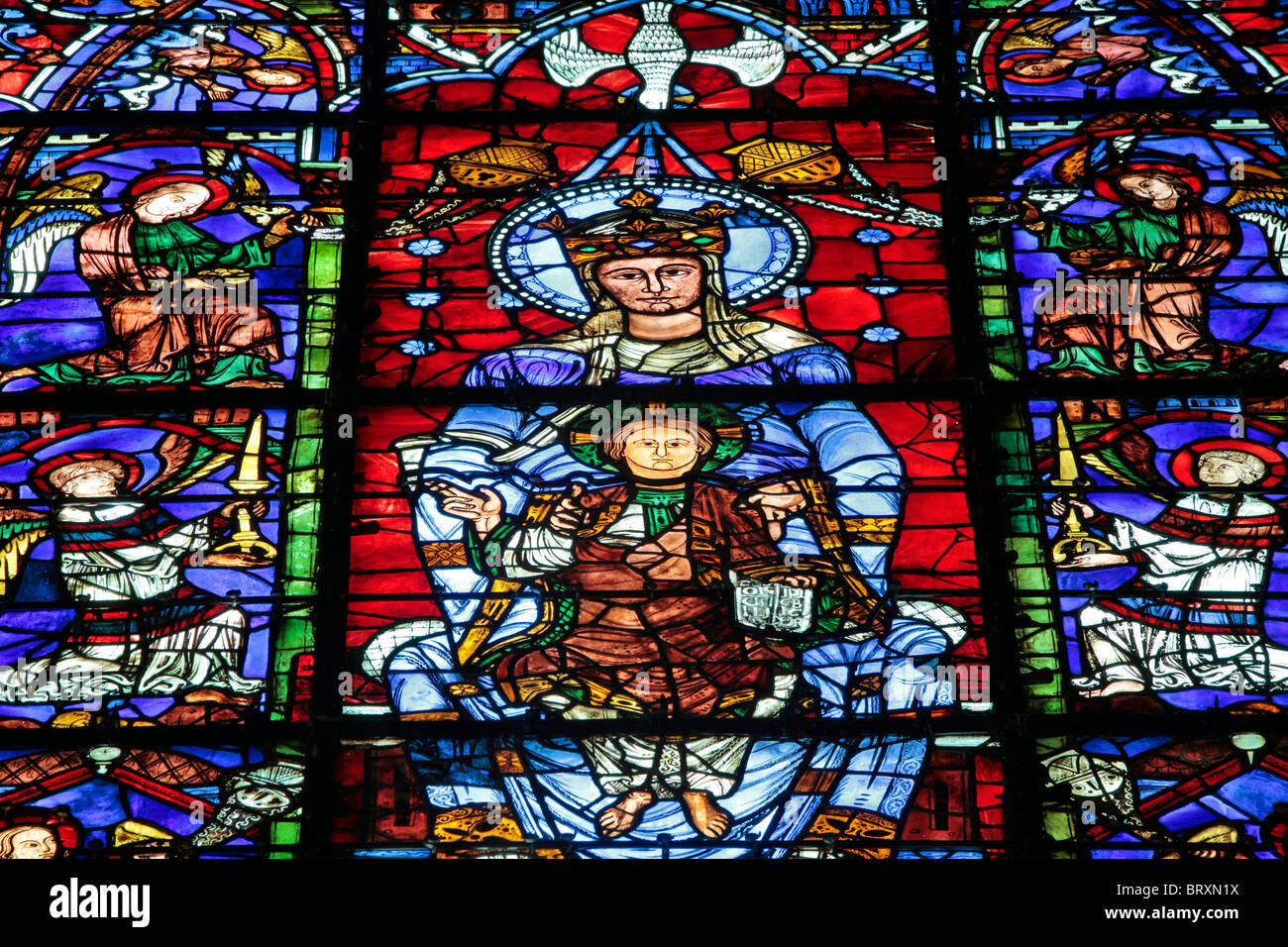 In vetro colorato, la cattedrale di Chartres, Francia Foto Stock