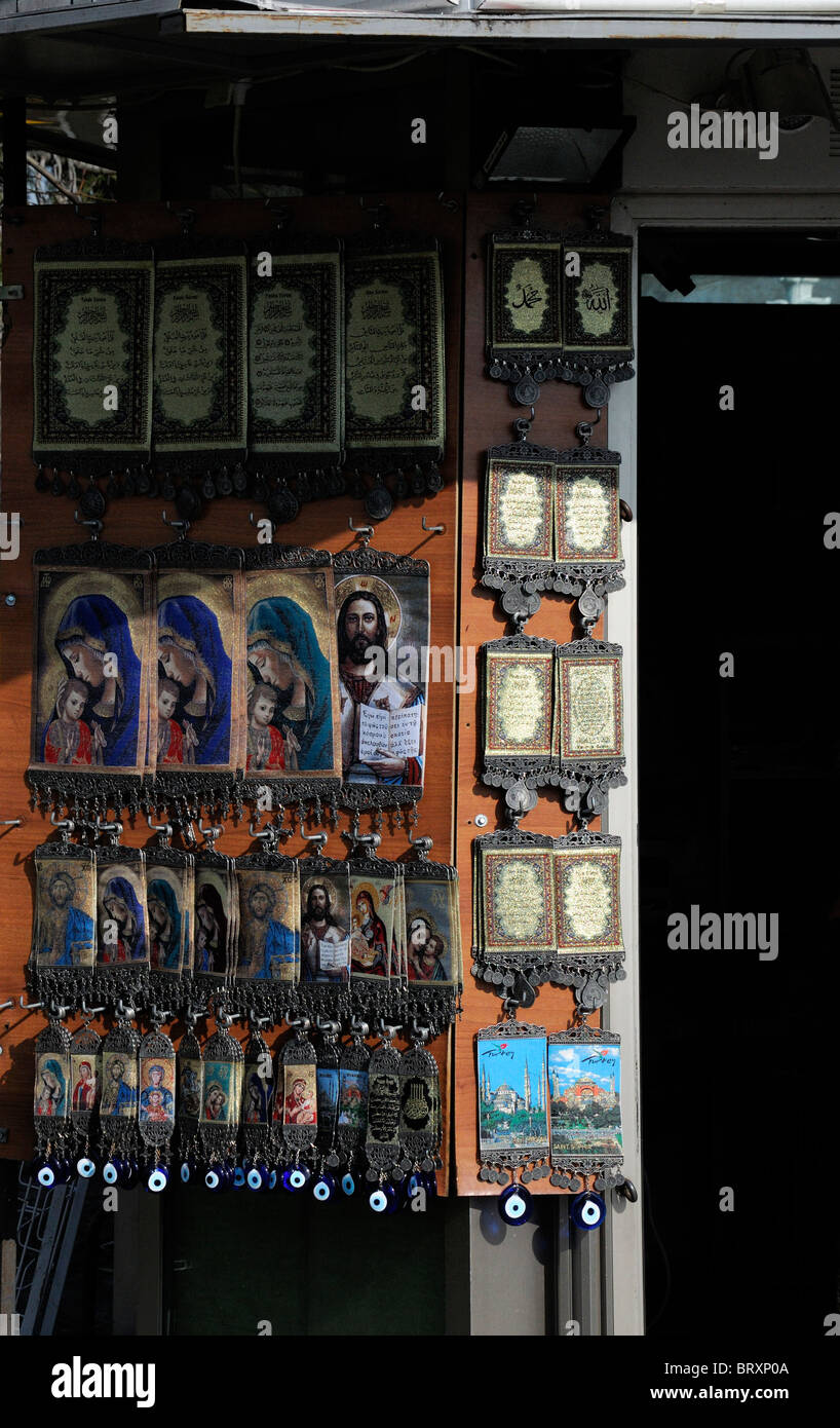 Prenota marchi e tappetino mouse posizionare marcatori in vendita Istanbul Turchia politica religiosa iconografia icone Foto Stock