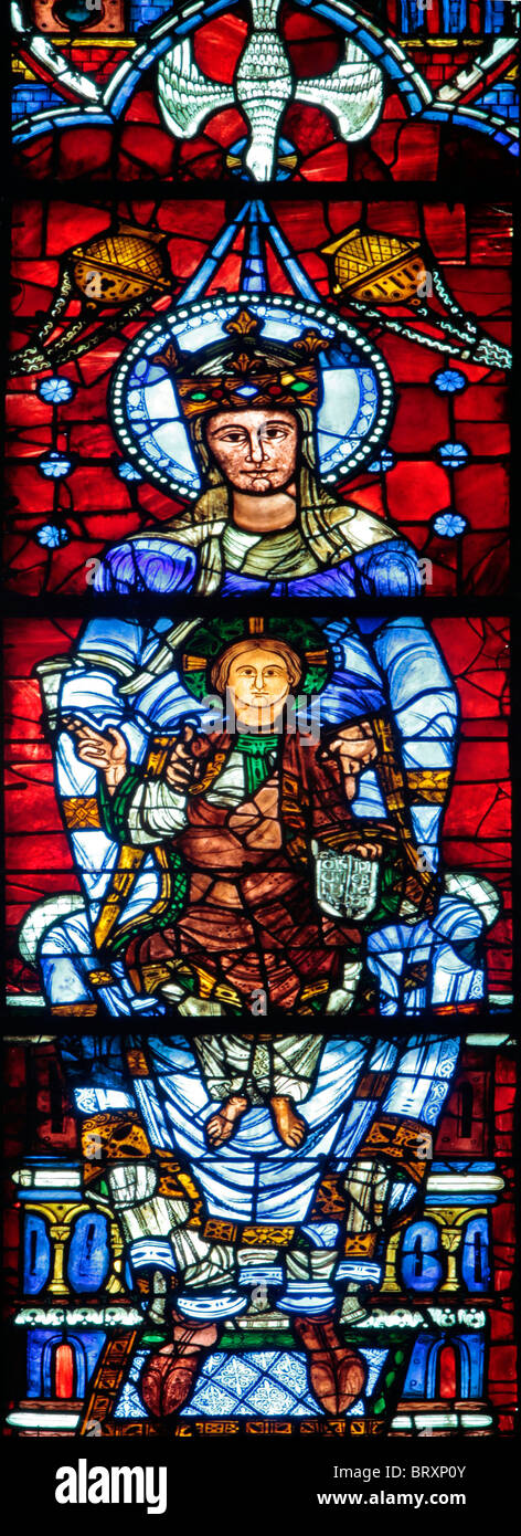 In vetro colorato, la cattedrale di Chartres, Francia Foto Stock