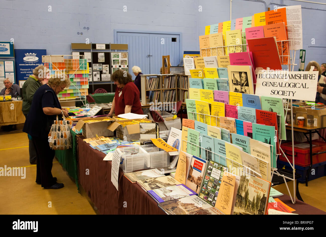 Gli opuscoli in vendita presso la storia familiare incontro England Regno Unito Foto Stock