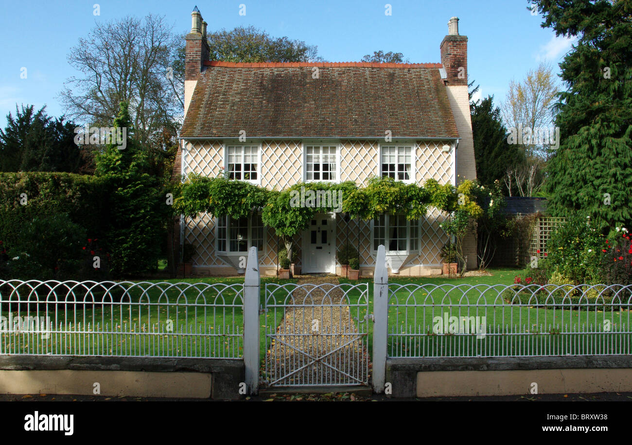Una pittoresca casa del villaggio di Old Warden, Bedfordshire, Regno Unito Foto Stock