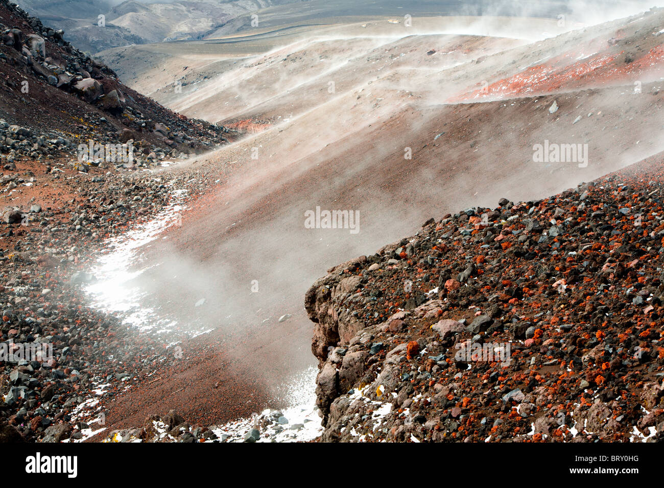 Nuvoloso scena sopra il vulcano Cotopaxi in Ecuador Foto Stock