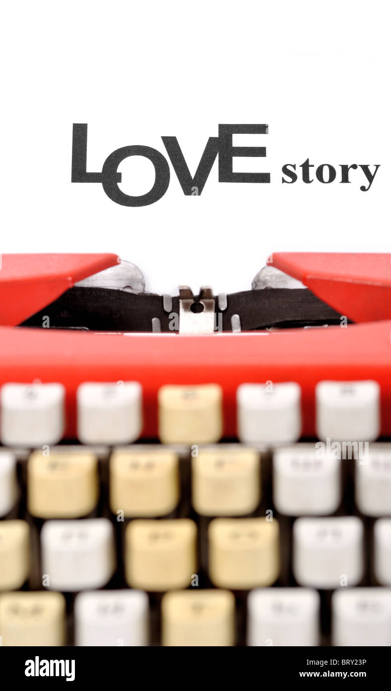 Nastri inchiostratori per macchine da scrivere stampato su un foglio bianco "storia d'amore" Foto Stock