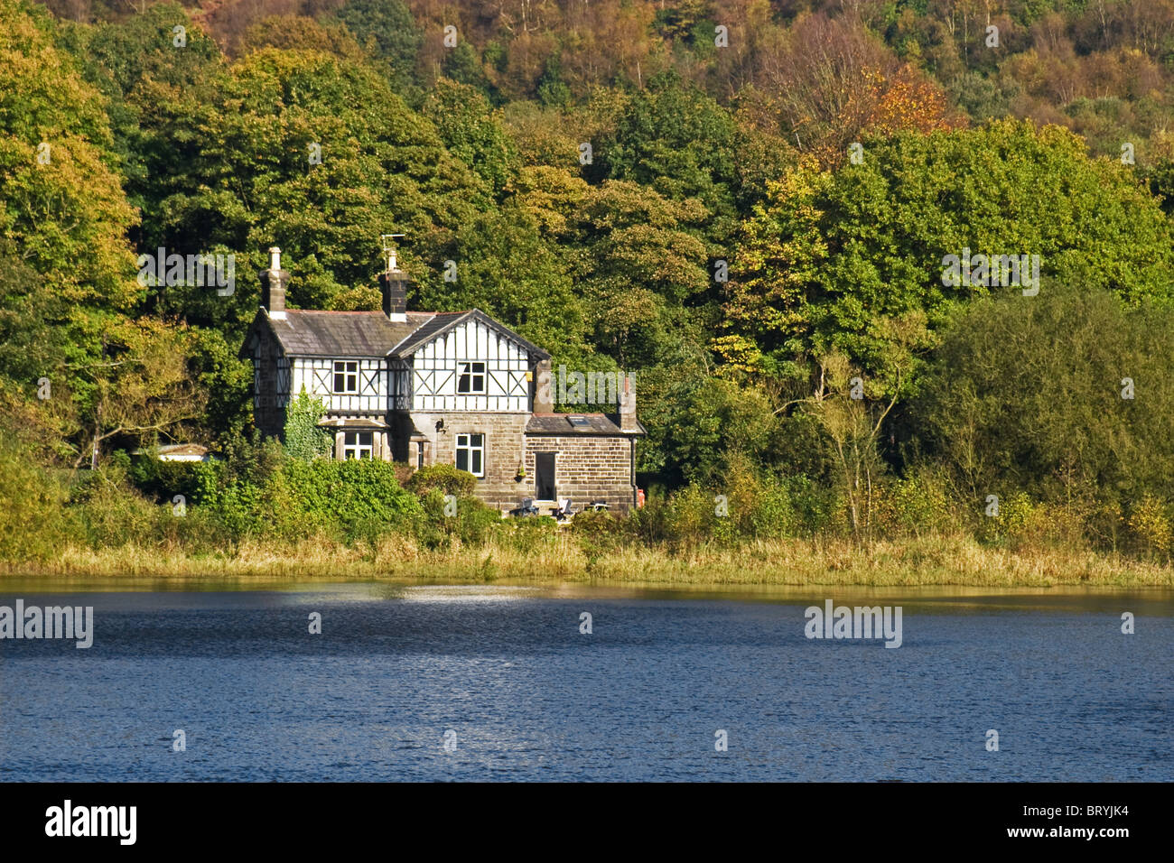 Waterman's Cottage sulle rive del serbatoio Anglezarke, chorley, lancashire, Regno Unito Foto Stock