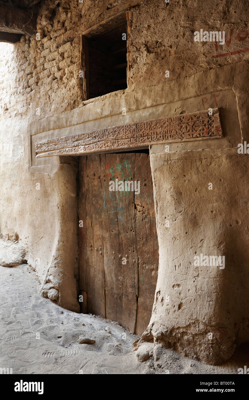 Islamic città vecchia Al-Kasr, Dakhla Oasis, deserto occidentale, l'Egitto, in Arabia, in Africa Foto Stock