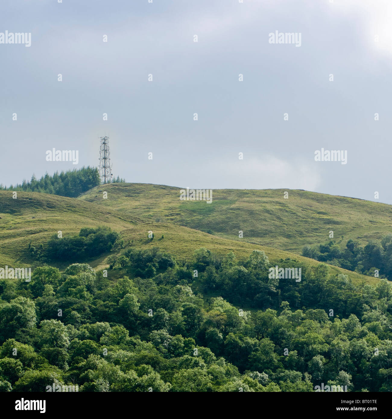 Montante mobile alla sommità di una collina a Glencoe nelle Highlands scozzesi, REGNO UNITO Foto Stock