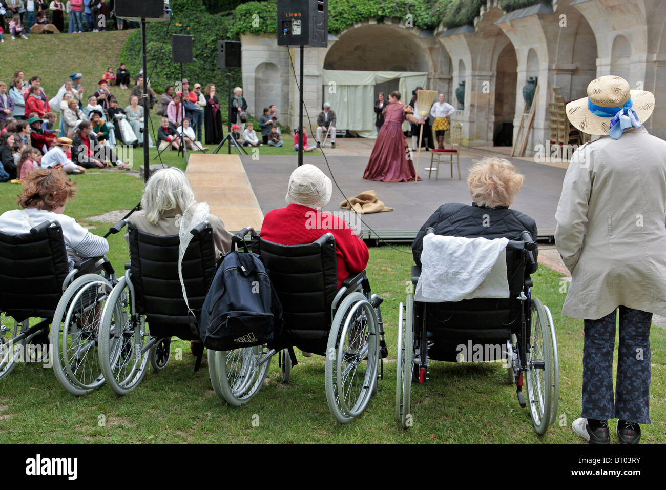 Persona disabile , MOSTRA DI RITORNO DEI RESTI DI DIANE DE POITIERSCHATEAU D'Anett, EURE-ET-LOIR, Francia Foto Stock