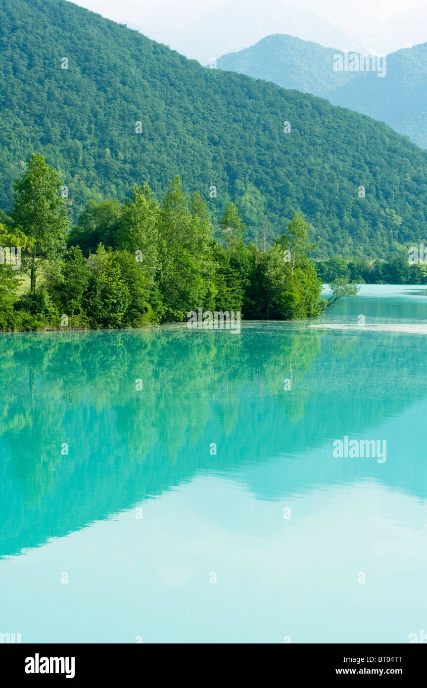 Soca River in Slovenia;Emerald;acqua color smeraldo Foto Stock