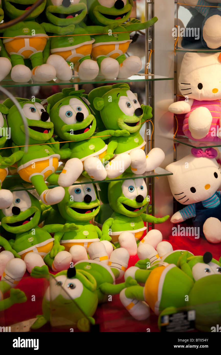 Mare dono arcade giocattoli imbottiti Skegness Lincolnshire UK Foto Stock