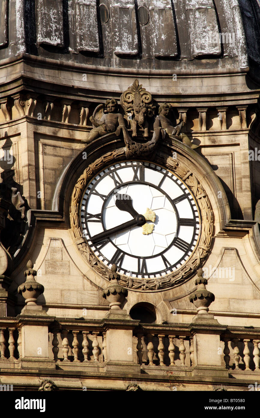 Leeds Town Hall orologio Yorkshire Regno Unito architetto Cuthbert Brodick Foto Stock