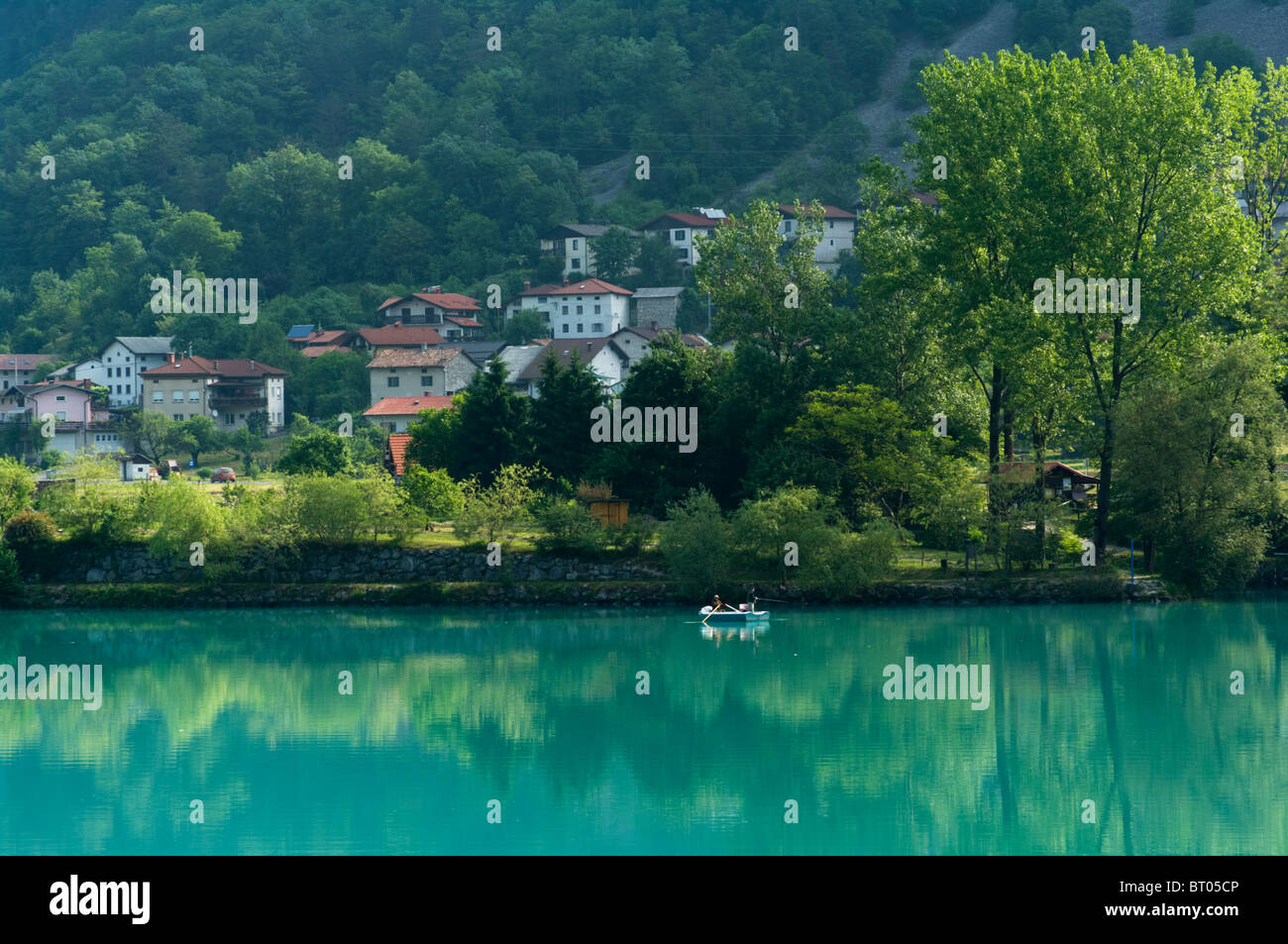 Soca River in Slovenia;Emerald;acqua color smeraldo Foto Stock