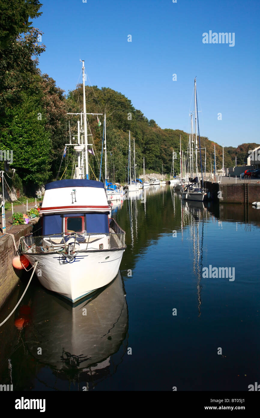 Porto Dinorwic Fiume Heulyn Marina Port Dinorwig Y Felinheli Gwynned North Wales UK Regno Unito Europa Foto Stock