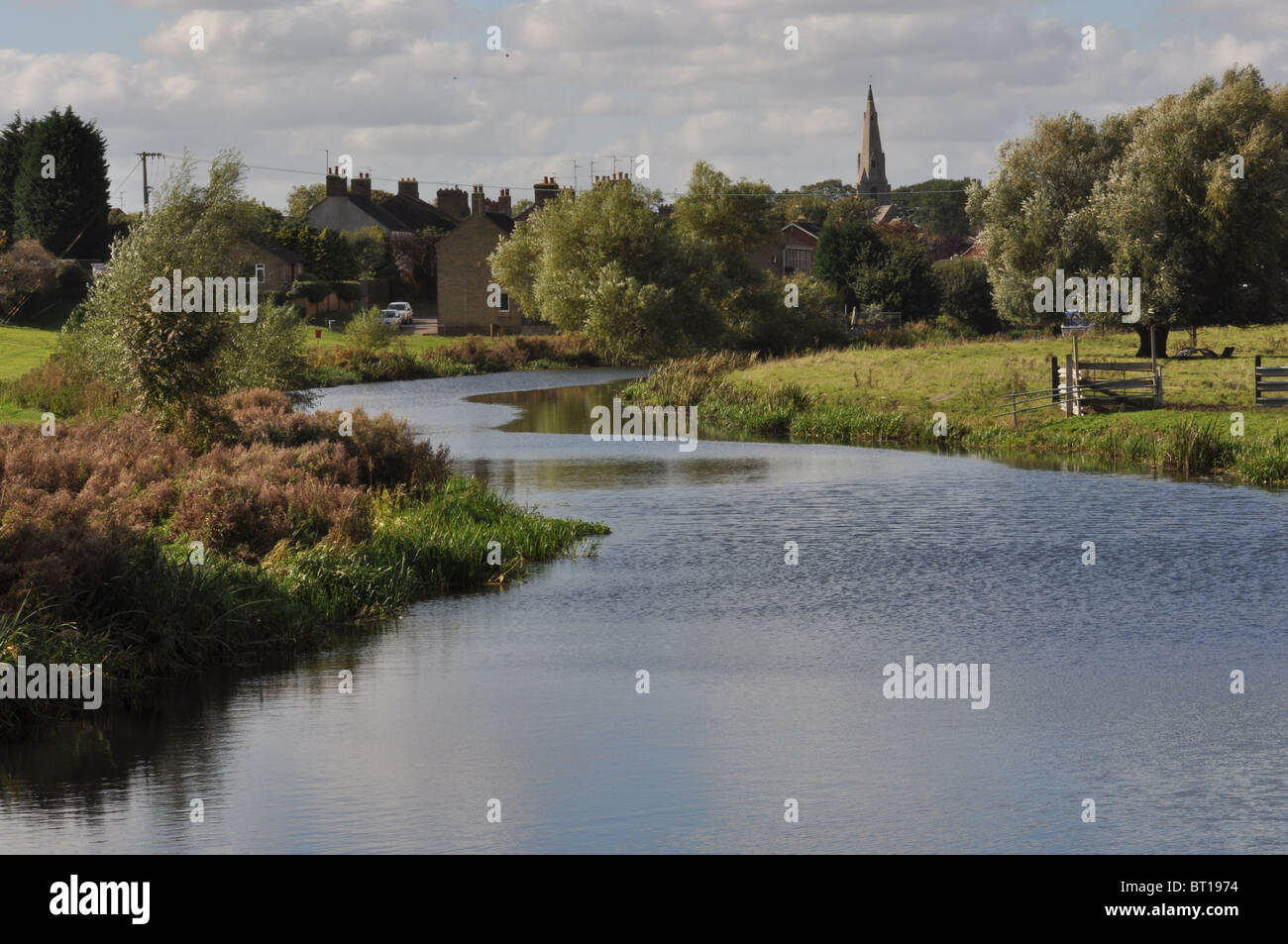 Il fiume Nene a Stanground all'estremità orientale di Peterborough sul bordo del Cambridgeshire Fens, UK. Foto Stock