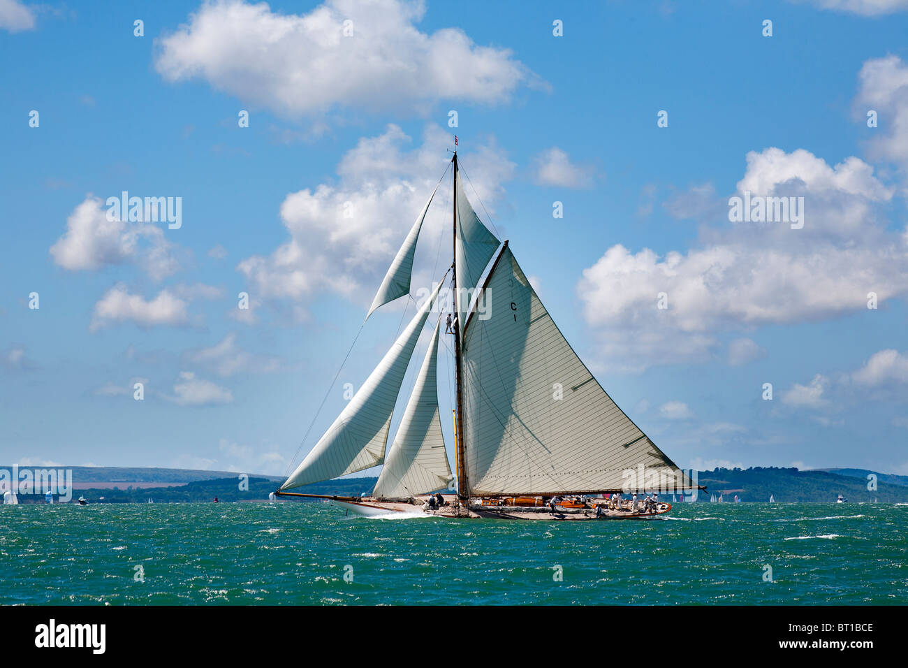 19-metro tradizionale gaff cutter Mariqita yacht a vela a pieno la vela nel Solent sail numero c1 costruito nel 1911 Foto Stock