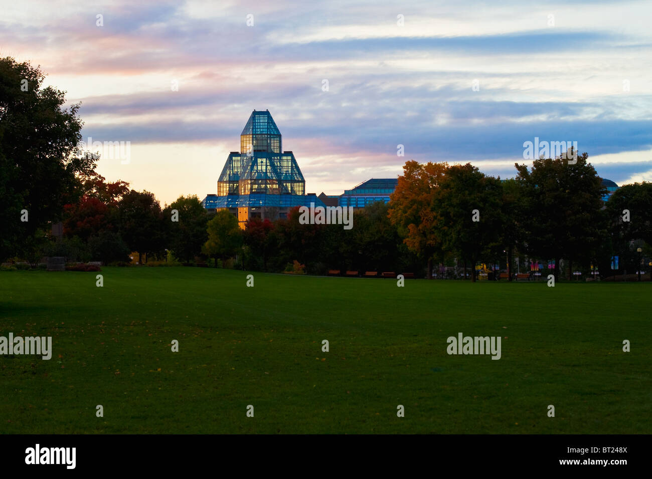 Sun set sulla National Gallery of Canada a Ottawa Mercoledì 29 Settembre, 2010 Foto Stock