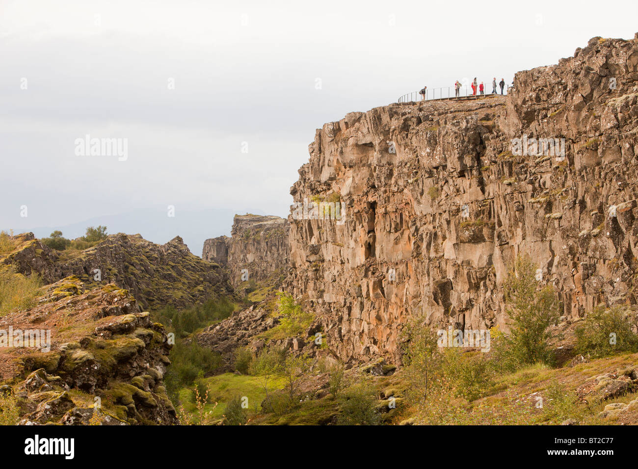 La Rift valley a Pingvellir, uno dei siti più visitati in Islanda. È stato a casa per il parlamento islandese ha Foto Stock