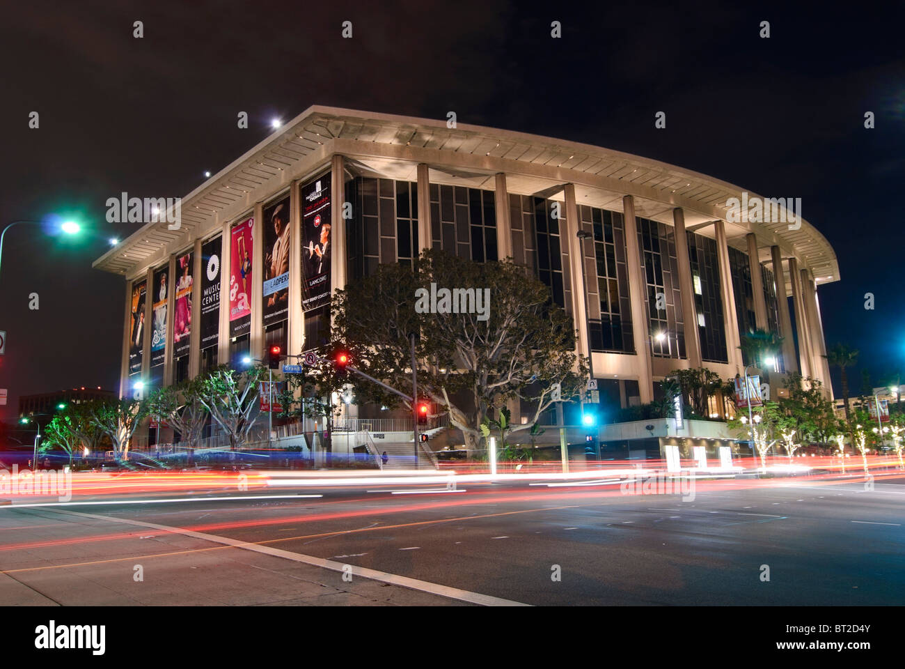 Il Dorothy Chandler Pavilion, parte del Los Angeles Music Center si trova nel centro cittadino di Los Angeles. Foto Stock