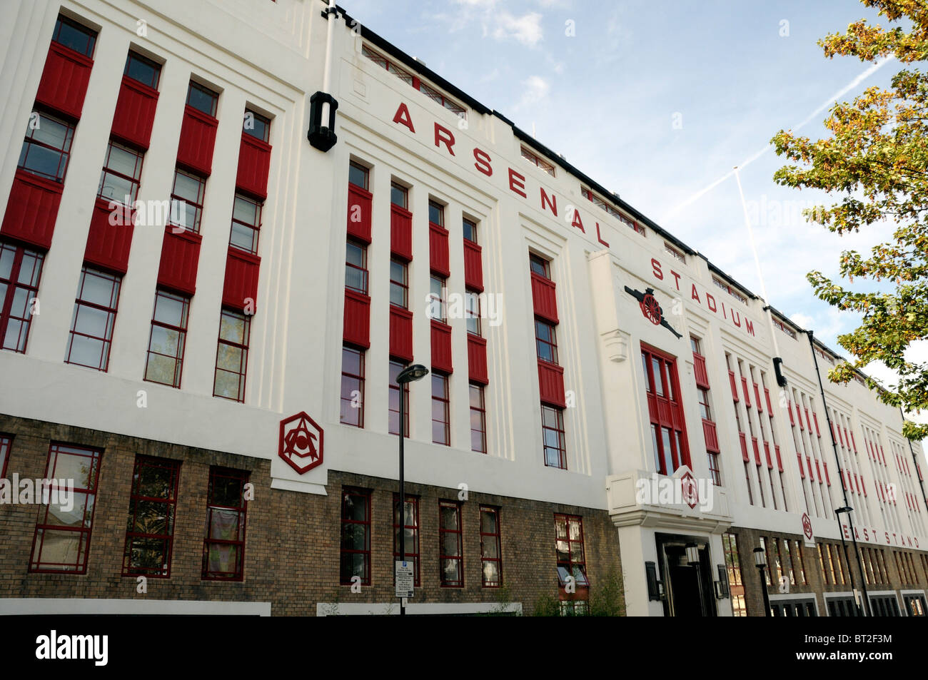 Elencate di facciata del vecchio Arsenal Football Stadium, ora Stadum Highbury Square London REGNO UNITO Foto Stock