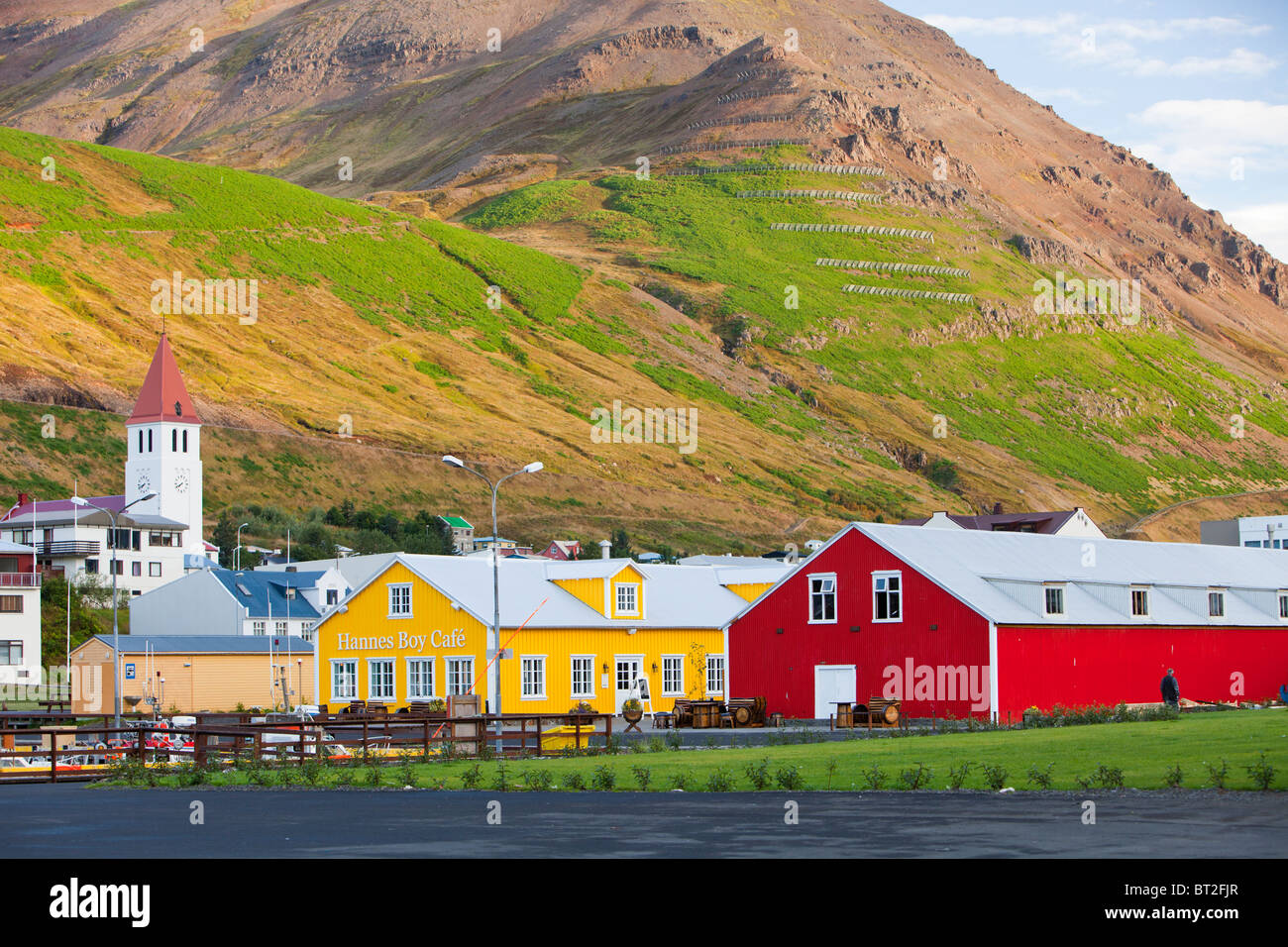 Valanga di difese di protezione Icelands sopra la maggior parte delle città settentrionali, Siglufjörður Affitto Foto Stock